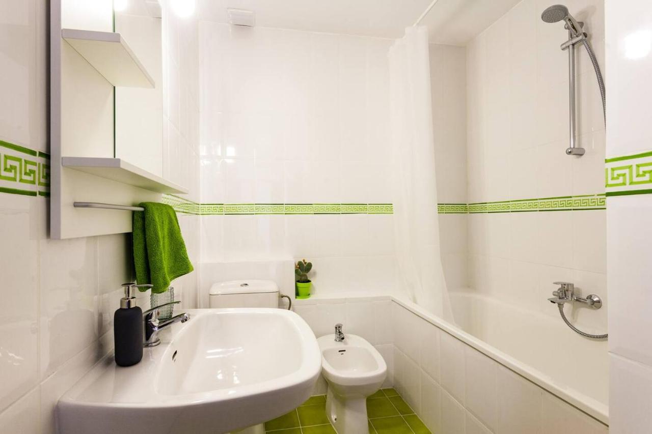 Spacious, Bright Apartment Next To The Old Town Valensiya Dış mekan fotoğraf